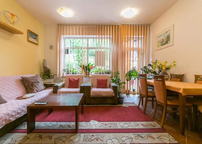 Sudety Blisko Szlakow Gorskich I Wyciagow Narciarskich, Prywatny Bezplatny Parking 3* קרפאז'