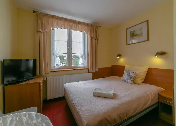 Sudety Blisko Szlakow Gorskich I Wyciagow Narciarskich, Prywatny Bezplatny Parking קרפאז'