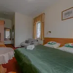 Penzion Willa Sudety Polozona W Najlepszej Czesci Karpacza, 10 Minut Pieszo Do Wyciagu Na Kope, Szlakow Gorskich, Swiatyni Wang, Bezplatny Parking, Duzy Ogrod Karpacz