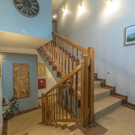 Sudety Blisko Szlakow Gorskich I Wyciagow Narciarskich, Prywatny Bezplatny Parking 카르파츠