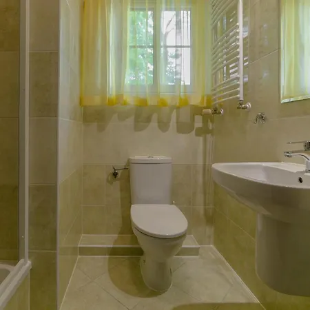 Sudety Blisko Szlakow Gorskich I Wyciagow Narciarskich, Prywatny Bezplatny Parking 3* 카르파츠