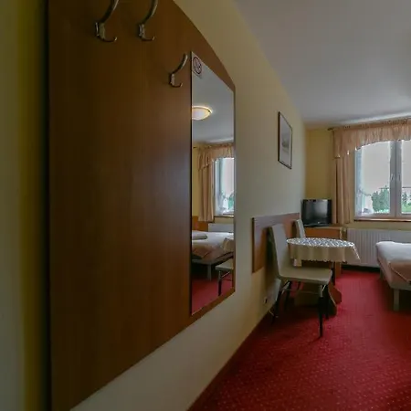 Sudety Blisko Szlakow Gorskich I Wyciagow Narciarskich, Prywatny Bezplatny Parking Guest house