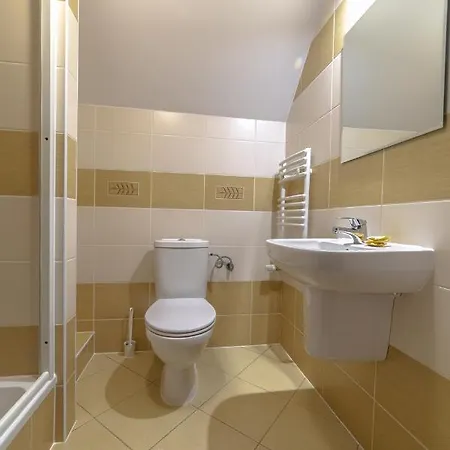 게스트하우스 Sudety Blisko Szlakow Gorskich I Wyciagow Narciarskich, Prywatny Bezplatny Parking 3*