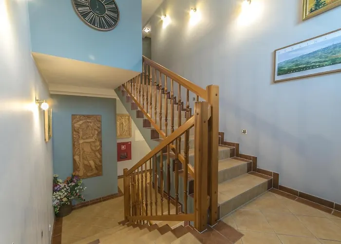 Sudety Blisko Szlakow Gorskich I Wyciagow Narciarskich, Prywatny Bezplatny Parking Карпач