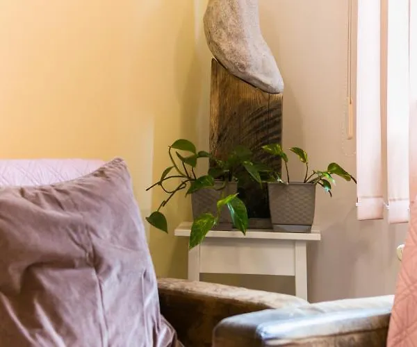 Sudety Blisko Szlakow Gorskich I Wyciagow Narciarskich, Prywatny Bezplatny Parking Affittacamere Karpacz