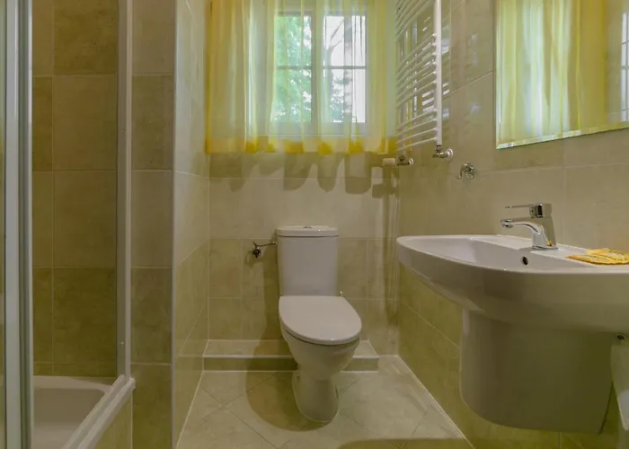 Sudety Blisko Szlakow Gorskich I Wyciagow Narciarskich, Prywatny Bezplatny Parking 3* Karpacz