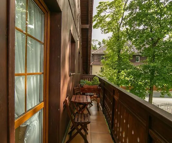 Sudety Blisko Szlakow Gorskich I Wyciagow Narciarskich, Prywatny Bezplatny Parking Karpacz